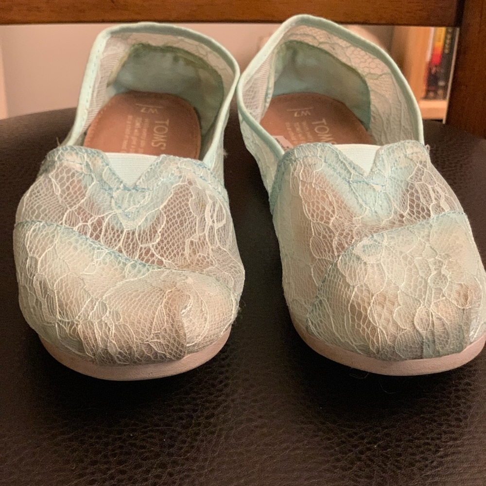 Lace Toms - Picture 2 of 5